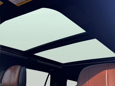 Used 2025 Lincoln Navigator Reserve image 41