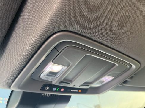 Used 2022 Chevrolet Silverado 1500 LT image 25