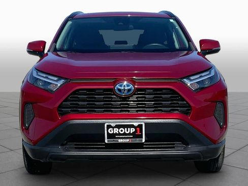 Used 2022 Toyota RAV4 XLE w/ Convenience Package AWD/4WD image 4