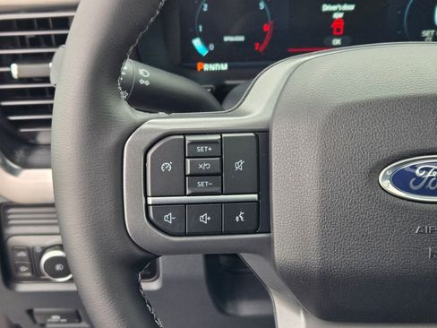 New 2026 Ford F250 Lariat w/ Black Appearance Package image 32