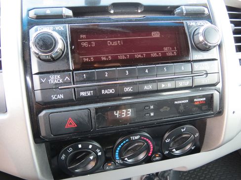 Used 2012 Toyota Tacoma PreRunner w/ TRD Off-Road Pkg image 21