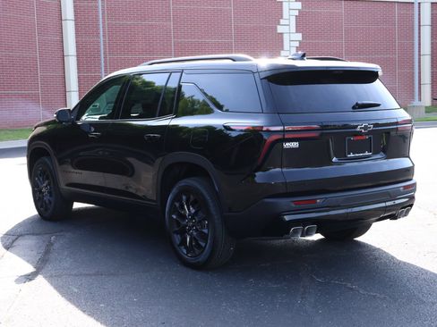 New 2026 Chevrolet Traverse LT w/ Midnight/Sport Edition FWD image 6