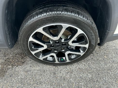 Used 2018 Jeep Compass Limited w/ Navigation Group AWD/4WD image 11