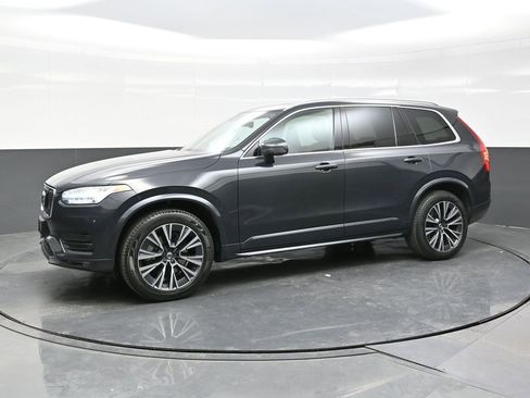 Used 2022 Volvo XC90 T5 Momentum w/ Protection Package Premier image 3