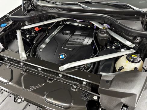 Used 2021 BMW X5 xDrive40i w/ M Sport Package image 38