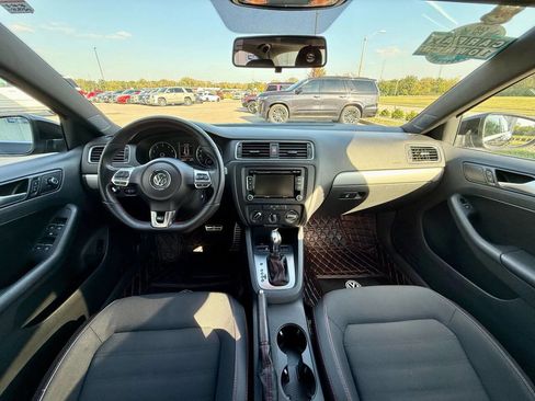 Used 2014 Volkswagen Jetta GLI image 12