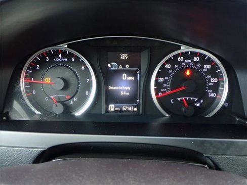 Used 2017 Toyota Camry SE image 21