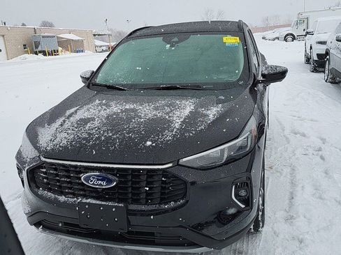 Used 2023 Ford Escape Platinum w/ Premium Technology Package AWD/4WD image 7