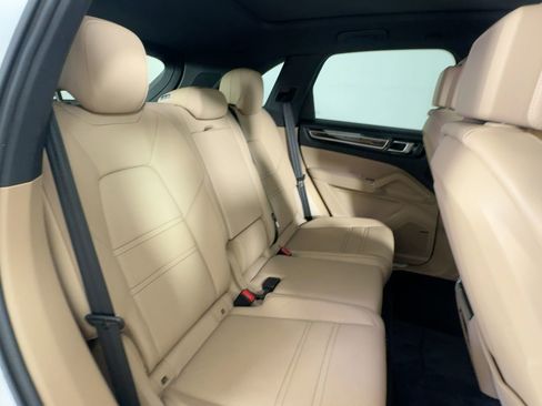 Used 2023 Porsche Cayenne image 29