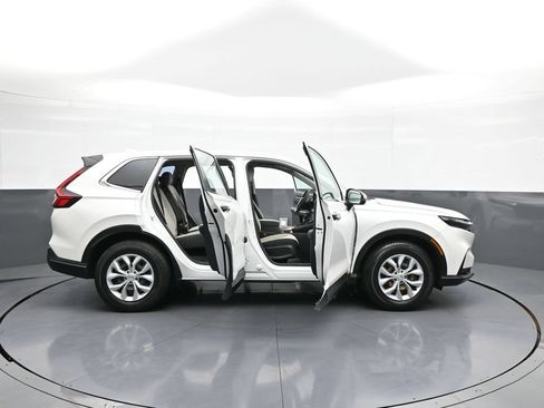 Certified 2023 Honda CR-V LX image 40