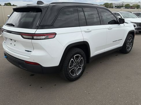 Used 2022 Jeep Grand Cherokee Trailhawk AWD/4WD image 9