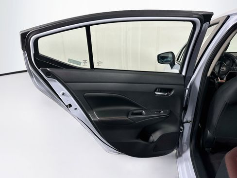 Used 2025 Nissan Versa SR FWD image 25