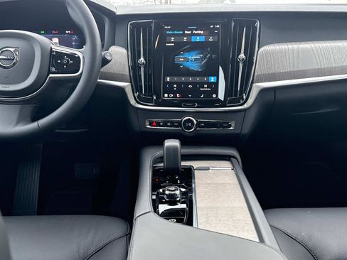 Certified 2024 Volvo V90 B6 Cross Country Plus image 14