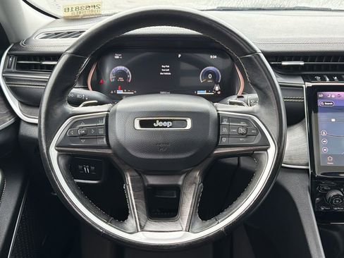 Used 2022 Jeep Grand Cherokee L Limited image 24