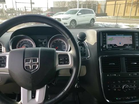 Used 2019 Dodge Grand Caravan GT image 28