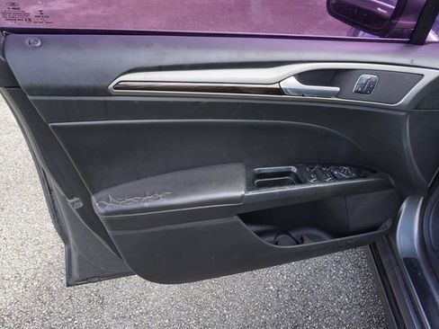 Used 2014 Ford Fusion SE w/ Equipment Group 202A image 18