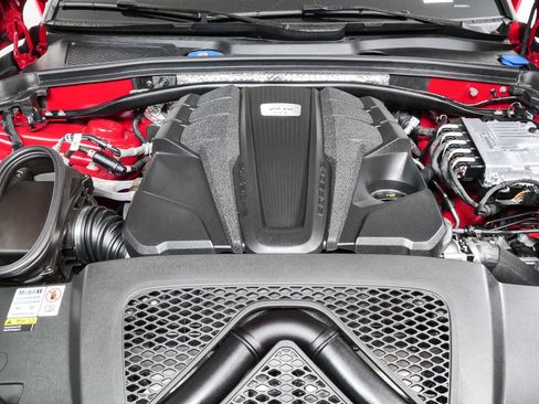 Certified 2022 Porsche Macan GTS AWD/4WD image 35