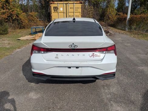 Used 2023 Hyundai Elantra SEL w/ Convenience Package image 4