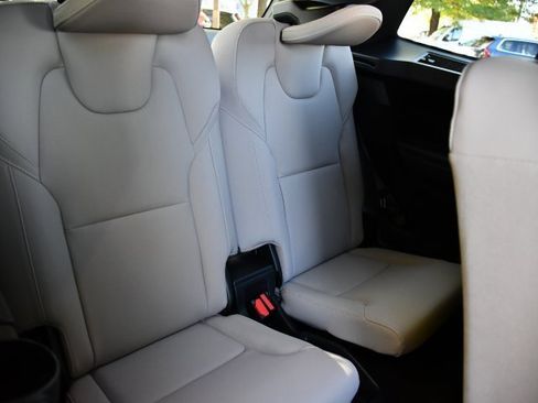 New 2026 Volvo XC90 B6 Plus w/ Protection Package Premier image 27