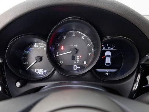 Certified 2023 Porsche Macan Base image 22