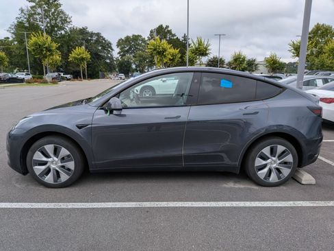 Used 2023 Tesla Model Y Long Range AWD/4WD image 6