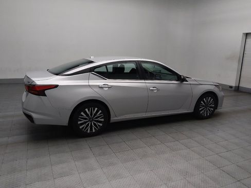 Used 2024 Nissan Altima 2.5 SV image 10