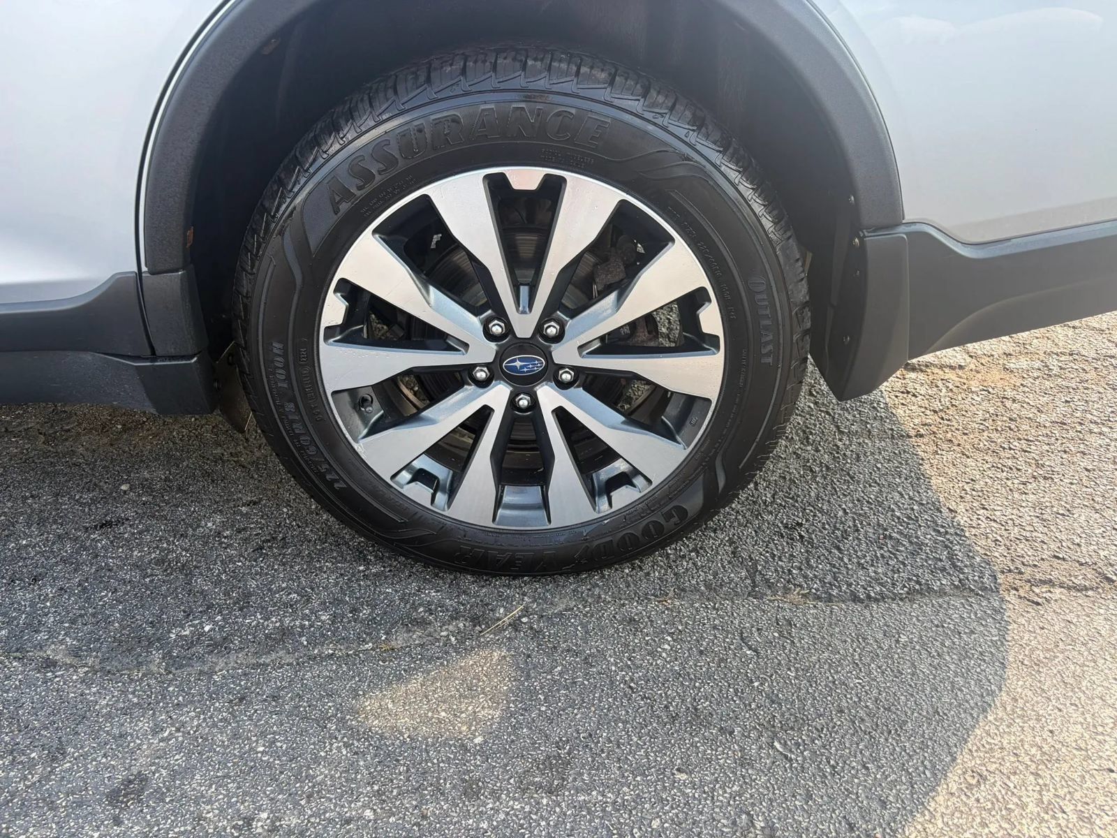 Used 2015 Subaru Outback 2.5i Limited AWD/4WD image 12