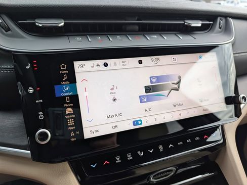 New 2026 Jeep Grand Cherokee Limited w/ Limited Altitude Package image 24