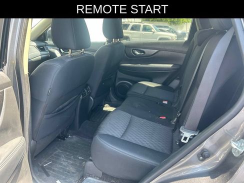 Used 2017 Nissan Rogue SV AWD/4WD image 12