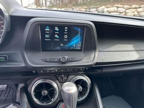 Used 2017 Chevrolet Camaro LT image 18