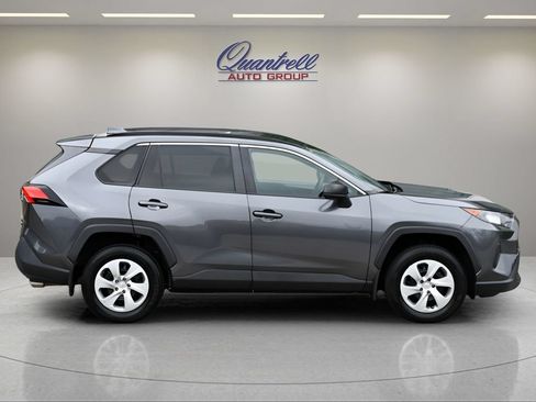 Used 2021 Toyota RAV4 LE AWD/4WD image 3