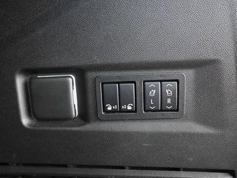 Certified 2021 Chevrolet Tahoe Z71 w/ Z71 Signature Package AWD/4WD image 37