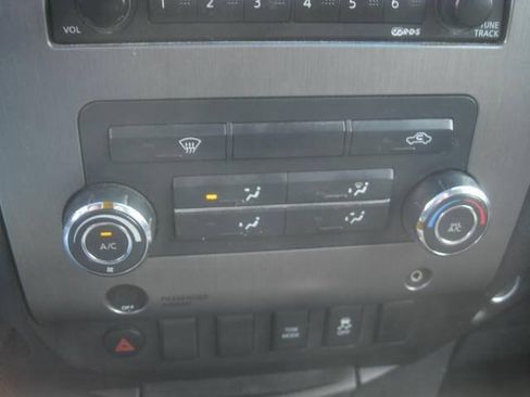 Used 2012 Nissan Titan SV AWD/4WD image 28