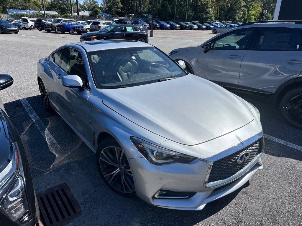 Used 2018 INFINITI Q60 2.0t RWD image 3