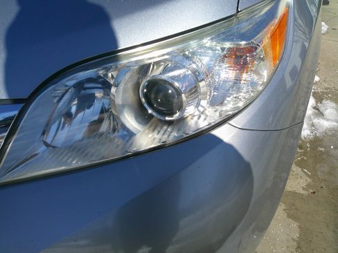 Used 2017 Toyota Sienna LE image 6