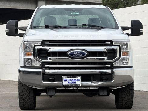 Used 2022 Ford F350 XLT w/ Camper Package image 11