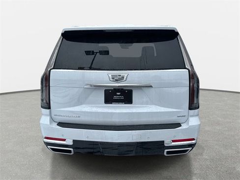 New 2026 Cadillac Escalade Luxury w/ LPO, Radiant Package image 4