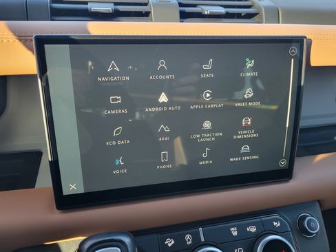 Used 2023 Land Rover Defender 130 X-Dynamic SE image 20