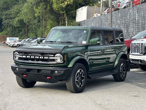 Used 2025 Ford Bronco Outer Banks AWD/4WD image 3