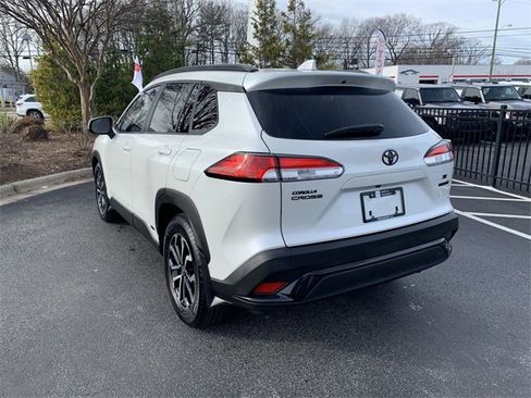 Used 2024 Toyota Corolla Cross SE image 6