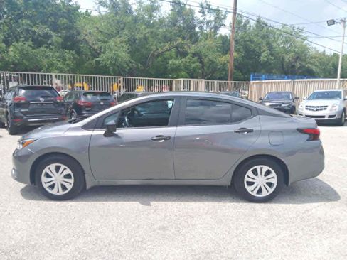 Used 2025 Nissan Versa S w/ Trunk Package image 8