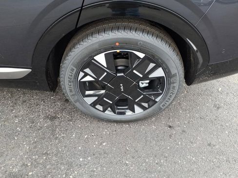 New 2026 Kia Sportage SX image 9