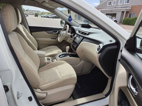 Used 2015 Nissan Rogue SV w/ SV Premium Package AWD/4WD image 9