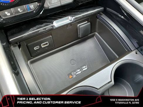 Used 2024 GMC Yukon XL Denali RWD image 30