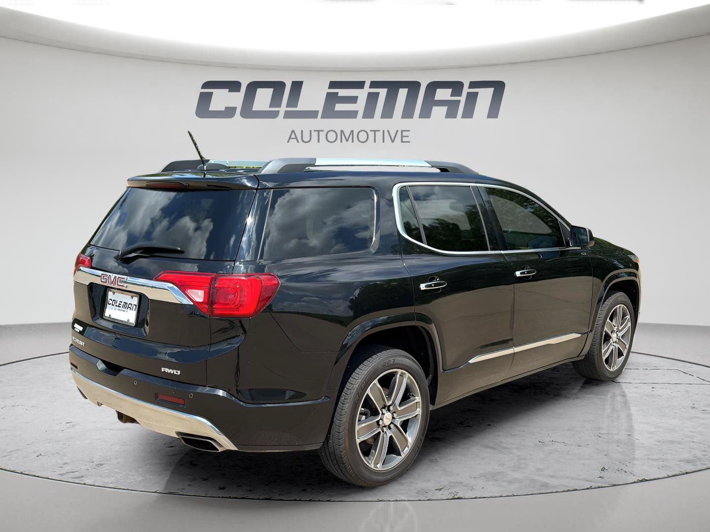 Used 2017 GMC Acadia Denali AWD/4WD image 11