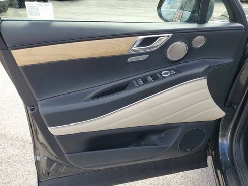 Used 2024 Genesis GV80 2.5T Prestige w/ Prestige Package image 17