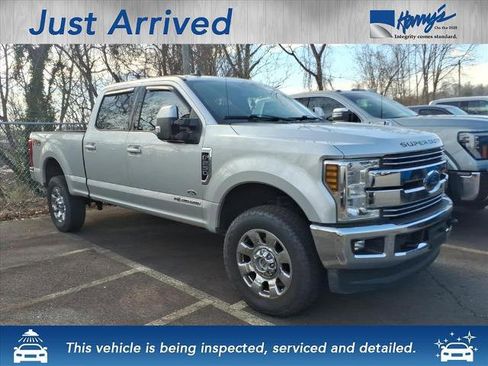Used 2019 Ford F250 Lariat w/ Lariat Value Package image 2