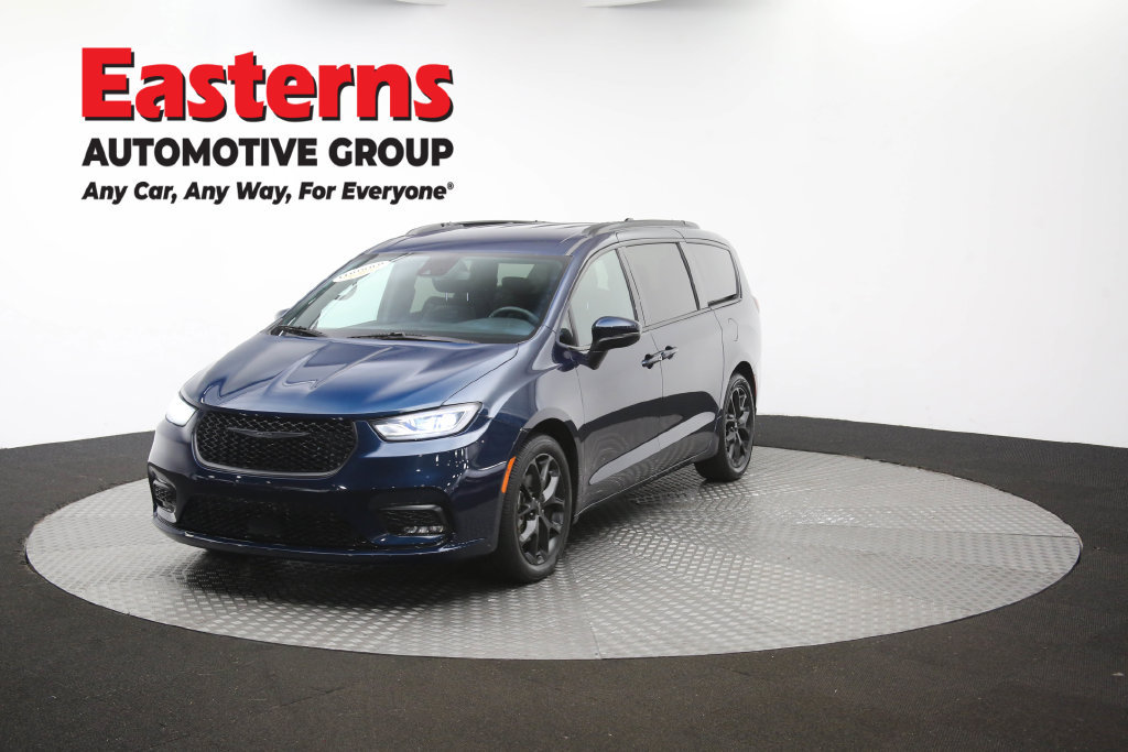 Used 2023 Chrysler Pacifica Touring-L w/ S Appearance Package FWD image 57