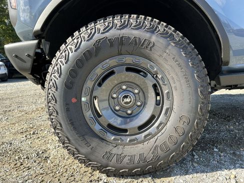 New 2025 Ford Bronco Badlands image 12