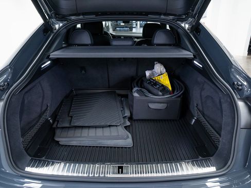 Used 2024 Audi Q8 e-tron Premium Plus image 8